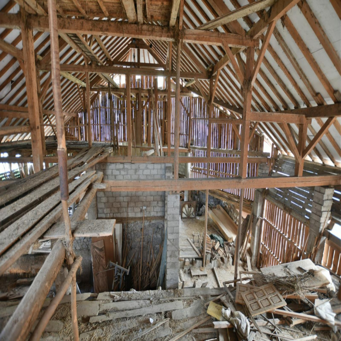 vente Belle grange à rénover, entre lac et montagnes